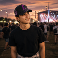 Gorra de Béisbol Negra Bordada Personalizada con Diseño de Corona Gótica X, 100% Algodón Twill, Ajustable con Cierre a Presión, Venta al Por Mayor Directa de Fábrica OEM