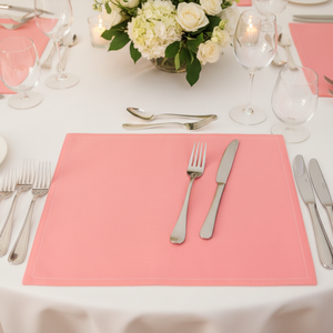Napperons et serviettes en tissu de coton rose clair personnalisés, avec logo, jetables, modernes, imprimés, écologiques, durables, pour usage en restaurant - Product Image 1