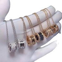 Collier de mode printemps européen et américain polyvalent avec chaîne de clavicule incrustée de diamants pour couple