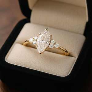 Anillo de Oro con Diamante Creado en Laboratorio de Corte Marquesa Brillante de Primera Calidad, Elegante Joyería de Compromiso y Boda en Oro Amarillo, Blanco y Rosa - Product Image 4