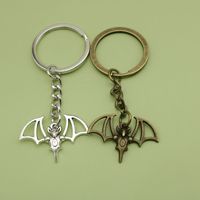 Porte-clés Gothique Chauve-souris en Alliage de Zinc Argent Vieilli, Anneau Porte-clés Vampire Ailé pour Accessoire de Costume d'Halloween