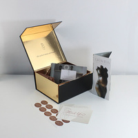 Boîte cadeau magnétique de luxe écologique pour l'emballage de vêtements, boîte en carton rigide pliable pour l'emballage de vêtements, t-shirts