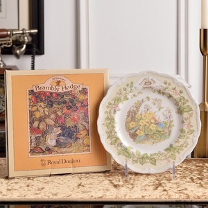 Service de <span class=keywords><strong>vaisselle</strong></span> en céramique de style européen de luxe pour la décoration de mariage, assiettes en céramique, service de <span class=keywords><strong>vaisselle</strong></span> en céramique, fournitures hôtelières, <span class=keywords><strong>vaisselle</strong></span> élégante - Product Image 4