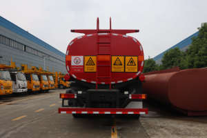 Camion-citerne à huile Shacman Delong F3000 4x2 d'occasion avec une capacité de 15001-30000L - Product Image 3