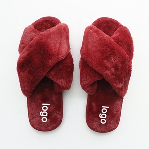 Pantoufles d'hiver en <span class=keywords><strong>fausse</strong></span> <span class=keywords><strong>fourrure</strong></span> de qualité supérieure, sandales d'été à brides croisées en <span class=keywords><strong>fausse</strong></span> <span class=keywords><strong>fourrure</strong></span> rouge foncé pour femmes (vente en gros pour le Royaume-Uni) - Product Image 1