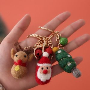 LLavero de fieltro de lana de Navidad hecho a mano, bonito bolso de dibujos animados, colgante, llaveros de tela con regalos de Navidad de Metal - Product Image 3