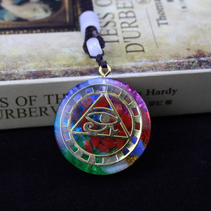 Pendentif en résine époxy œil d'Horus, collier à breloque géométrique en alliage de zinc, bijoux cadeau - Product Image 2