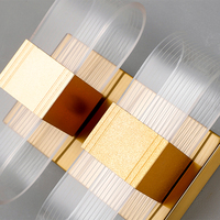Lampe murale en acrylique en forme de papillon, lumière à 3 couleurs changeantes, lampe murale minimaliste de luxe pour la décoration de la chambre à coucher, du couloir, de l'hôtel
