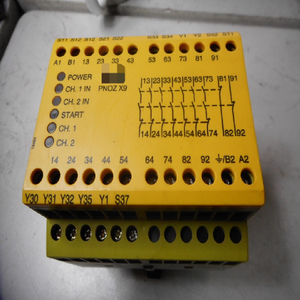 Relé de Seguridad X9 - 7 Salidas Seguras Más <span class=keywords><strong>2</strong></span> 100-120 VCA 24 VCC - Product Image 1