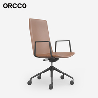 Chaise de bureau ergonomique pivotante à dossier haut réglable en mousse moulée en cuir moulé de style nordique