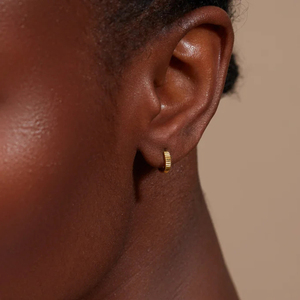 Boucles d'oreilles créoles mini tendance géométriques en zircon, plaqué or 18 carats sur argent sterling, pour femme, cadeau de mariage ou de fête - Product Image 3