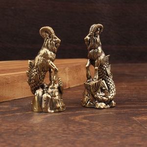 Adorno de Latón con Forma de Cabeza de Carpa, Decoración Feng Shui para el Hogar, Sala de Estar, Figura Decorativa de Forma Irregular, Paquete Individual - Product Image 3