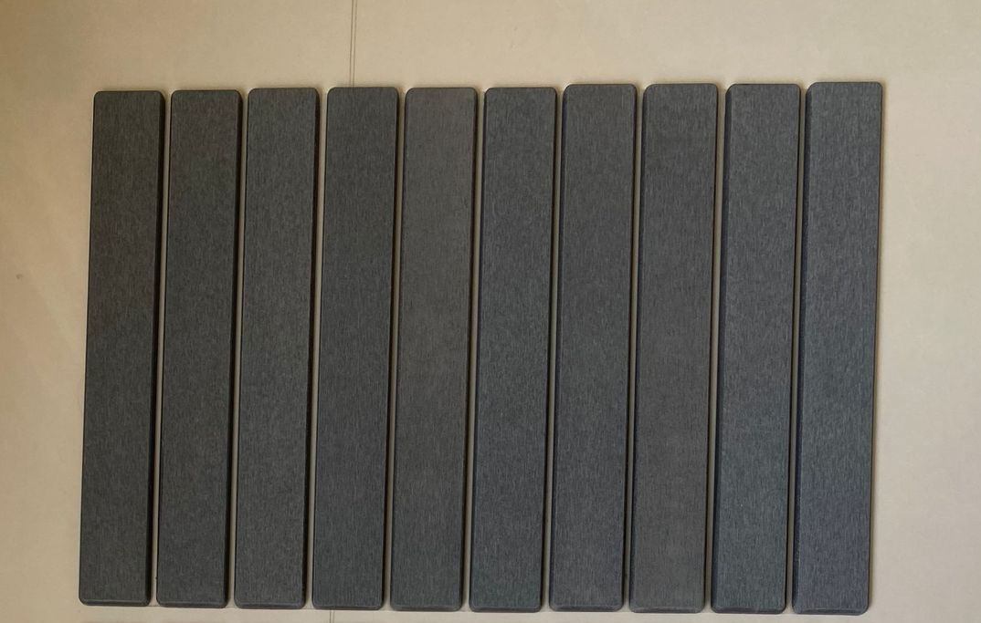 สีเทาอ่อน