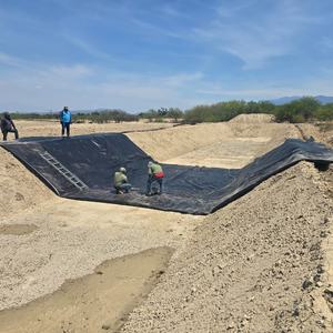 Étangs géomembranes HDPE 0.2mm 0.3mm 0.35mm 0.5mm 0.75mm 1.0mm 1.5mm 2.0mm 2.5mm Épaisseur Longueur personnalisée Géomembranes lisses - Product Image 2