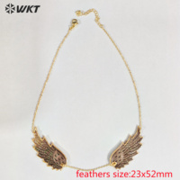WT-JN385 Nouveauté Collier avec pendentif en forme de plumes sculptées à la main en coquillage naturel plaqué or 18 carats pour femme, bijoux tendance