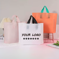 Sacs de shopping avec logo personnalisé, sacs cadeaux en plastique, sacs d'emballage pour vêtements, sacs de rangement réutilisables, logos imprimés