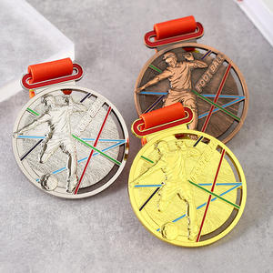 Medallas de Fútbol Personalizadas por el Fabricante con Diseño de Cinta, Medallas Deportivas Exclusivas de Aleación de Zinc Fundido, Bañadas en Oro - Product Image 4