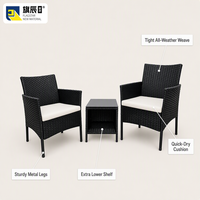 Ensemble bistrot en osier noir 3 pièces, mobilier de patio extérieur avec coussins blancs et table en verre