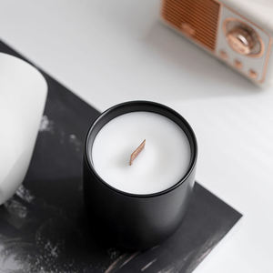 AIKUN Factory Luxury Custom White Candle Jar Vessels Solid Circle Soy Wax Scented Candle With Lid and <b>Gift</b> <b>Box</b> - Product Image 3