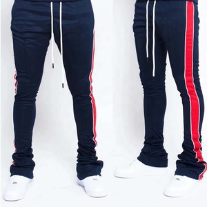 Pantalon de jogging unisexe en molleton de coton sur mesure, taille mi-haute, devant plissé, fermeture à cordon de serrage, coupe classique évasée et effet froissé - Product Image 5