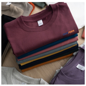 Camisetas Lisas para Hombre al por Mayor con Logotipo Personalizado, Corte Regular, Cuello Redondo Acanalado, Algodón Pesado de 210g, Transpirables, Anti-Pilling, Estilo Urbano - Product Image 1