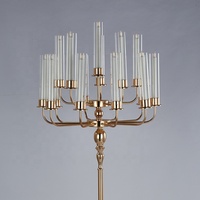Bon prix Pièce maîtresse de mariage Décoration de scène Chandelier en métal doré à 13 bras et 16 bras