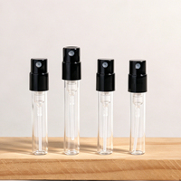 Prix d'usine en stock – Mini flacon pulvérisateur vide en verre transparent de 2 ml/2,5 ml pour échantillon de parfum, emballage portable, soins de la peau, avec bouchons en plastique