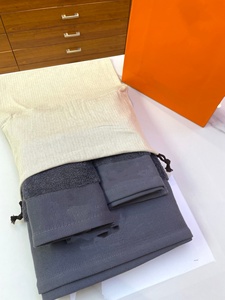 2025 New Designer <b>Towel</b> Trending Hot-Selling High Quality Custom Logo Cotton <b>Bath</b> <b>Towel</b> <b>Set</b> 3 Pieces <b>Sets</b> for Hotel Bathroom - Product Image 2