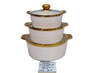 Ensemble de trois marmites à soupe en céramique blanche multifonctionnelles à prix de gros pour dîner et réceptions, idéales pour servir soupes et plats.