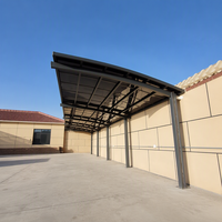 Abri de voiture moderne modulaire multi-espaces en alliage d'aluminium avec toit en arche, personnalisation approfondie pour cour extérieure et maison