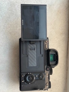 Bon prix pour un appareil photo numérique Sony Alpha <span class=keywords><strong>7R</strong></span> <span class=keywords><strong>III</strong></span> (ILCE-7RM3) d'occasion - Product Image 5