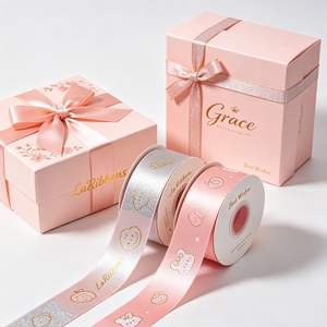Cinta de Grosgrain Rosa de Poliéster/Algodón de 1-1/2 Pulgadas con Patrón Geométrico Estampado en Lámina Dorada, de una Sola Cara, OEKO-TEX - Product Image 1