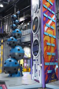 <span class=keywords><strong>Pokiddo</strong></span> Patio de recreo interior Pared de escalada Equipo de entretenimiento de pared de escalada en roca suave - Product Image 2