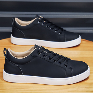 Nouvelles baskets blanches printanières - chaussures polyvalentes pour hommes pour toutes les occasions. Chaussures tendance pour le travail et les occasions décontractées. - Product Image 5