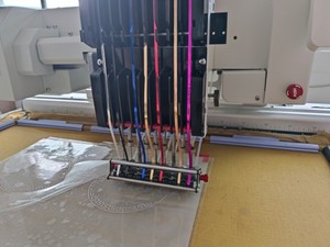 Máquina de fijación automática de cuentas, máquina de fijación con placa de oro, máquina de composición de lentejuelas - Product Image 2