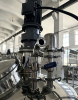 Machine à savon en acier inoxydable SUS316L avec moteur haute puissance et boîte de vitesses pour réservoir de mélange de shampoing, lotion et crème (1 an de garantie)
