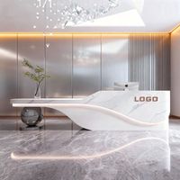 Réception de bureau, hall d'entreprise, hall d'hôtel moderne, unique, ondulé, sculptural, éclairé par LED, haut de gamme, luxueux