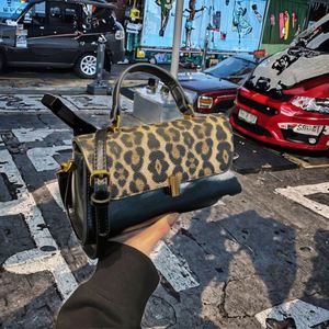 Sac à main en cuir suédé automne-hiver 2025 – Sac à bandoulière minimaliste unique, décontracté et souple, sac fourre-tout sous le bras de haute qualité - Product Image 3