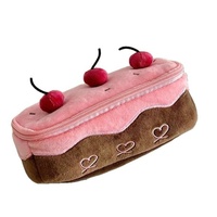 Étui à crayons en peluche en forme de gâteau aux cerises mignon, décoration 3D, pochette de rangement pour fournitures scolaires, sac à crayons en peluche doux SUNTECH, pour l'école, le bureau, les filles, les enfants