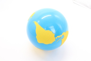 Giocattoli per bambini educativi in legno Montessori per bambini Globe-continenti e acqua - Product Image 5