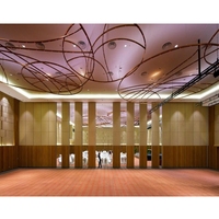 Le pliage mobile acoustique élevé atteint de 7m assemblent la cloison de séparation fonctionnelle de mur pour la salle de banquet de salle de réunion d'hôtel