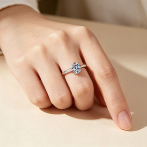 <span class=keywords><strong>Anello</strong></span> <span class=keywords><strong>di</strong></span> <span class=keywords><strong>Fidanzamento</strong></span> <span class=keywords><strong>Solitario</strong></span> GRA Certificato con Moissanite D Color VVS 1.5CT in Argento Sterling S925 a 4 Griffe, Taglio Ovale Classico, per Matrimonio - Product Image 4
