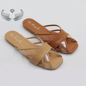 China Supplier Wholesale Non slip Beach Slides Sandals Ladies Shoes <b>Slipper</b> Fashion <b>slippers</b> for Women PU Material <b>slippers</b> - Product Image 1