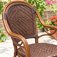 Ensemble bistrot d'extérieur en aluminium avec table ronde en verre et 4 chaises en rotin, mobilier de jardin et de terrasse pour café et cour arrière