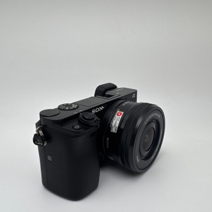 Fotocamera Mirrorless Sony A6000 Usata con Sensore APS-C, Videocamera Digitale ad Alta Risoluzione 1080p, Sony A6000 con Obiettivo 16-50 Usato - Product Image 2