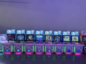 Série Planet Drool 8 articles : Jeux d'arcade excitants et adaptés aux enfants, jeux de tir et de course, jouets en capsule à gagner pour distributeurs automatiques pour enfants - Product Image 3