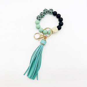 Porte-clés bracelet en perles de silicone et pendentif de sac tendance en cuir PU à motif léopard, cordon pour téléphone portable, cadeau pour femme - Product Image 3