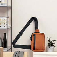 Sac à bandoulière en nylon de haute qualité pour adolescents, imperméable, petit sac de poitrine pour les essentiels quotidiens, expédition immédiate, sac à dos noir pour hommes