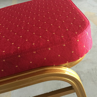 Chaises de banquet d'hôtel en acier durable, empilables, avec revêtement rouge, pour mariage, cérémonie, salle de conférence, utilisation VIP