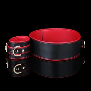สายรัดข้อเท้าและข้อมือหนังสีแดงดำแบบขายส่ง รุ่น DV9012 พร้อมกุญแจล็อค ผลิตภัณฑ์สำหรับผู้ใหญ่แนวเฟติชและบอนด์เดจ - Product Image 5